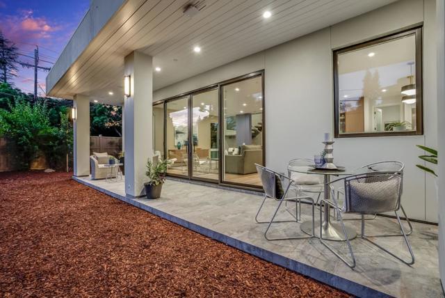 2200 Saint Francis Drive, Palo Alto CA: https://media.crmls.org/mediaz/c2fce05a-5068-4242-a423-df36959987d7.jpg