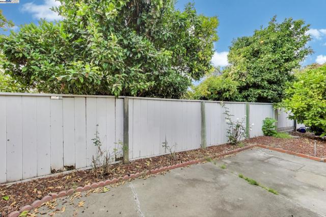 Image 33 of 37 For 15535 Sedgeman St
