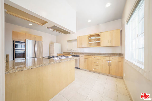 320 Westminster Avenue, Los Angeles CA: https://media.crmls.org/mediaz/c2fdd6a3-23df-47a1-b3c2-073a0b41882a.jpg