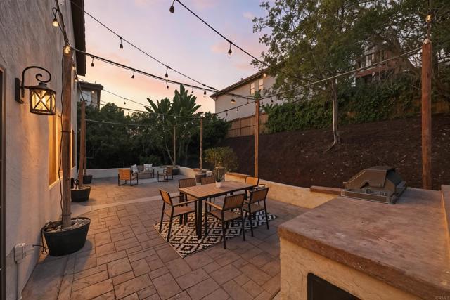 1029 Vista Oak Place, Chula Vista CA: https://media.crmls.org/mediaz/c2fedbe9-a32d-4345-afde-175d085bf201.jpg