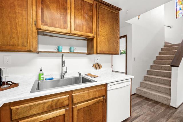 919 Paget Avenue, Santa Cruz CA: https://media.crmls.org/mediaz/c2ff049c-bef9-46ab-81e7-0d549affb856.jpg