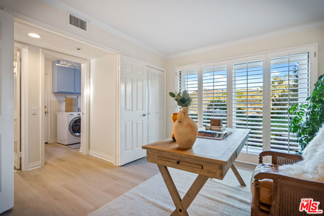 23255 W Paloma Blanca Drive, Malibu CA: https://media.crmls.org/mediaz/c2ff13db-9ed0-4ae0-a595-c5b5040ff684.jpg