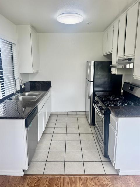 100 N Clark Drive, Los Angeles CA: https://media.crmls.org/mediaz/c2ff50f4-d045-4d7e-954b-2be5bf24ab0b.jpg