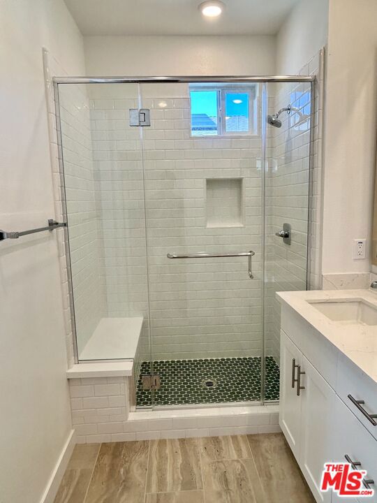 Walkin shower!