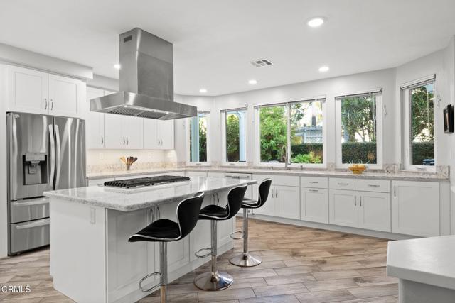 2106 Fox Den Court, Oxnard CA: https://media.crmls.org/mediaz/c2ff9f49-83f5-40ed-b0bc-6d7533453630.jpg