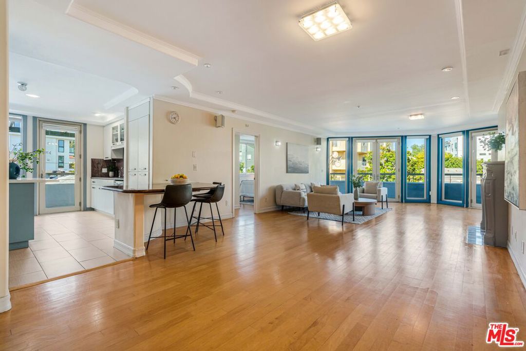 1645 Malcolm Avenue #302