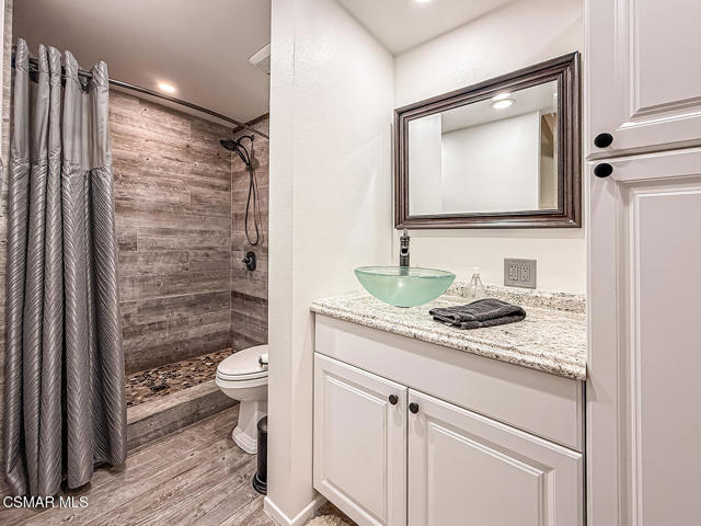 2439 N Lita Place, Simi Valley CA: https://media.crmls.org/mediaz/c2ffd11f-1e0e-4c7f-9960-bcce1fb88d46.jpg