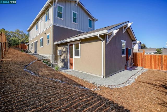 Image 27 of 33 For 207 Valley View Pl