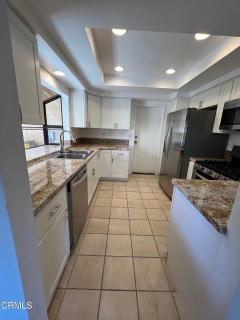 Detail Gallery Image 8 of 27 For 835 Sandberg Ln #142,  Ventura,  CA 93003 - 3 Beds | 2/1 Baths