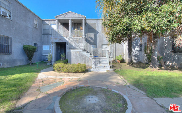 2501 Venice Boulevard, Los Angeles CA: https://media.crmls.org/mediaz/c300c827-28c3-413c-a15d-66108b51d6c5.jpg