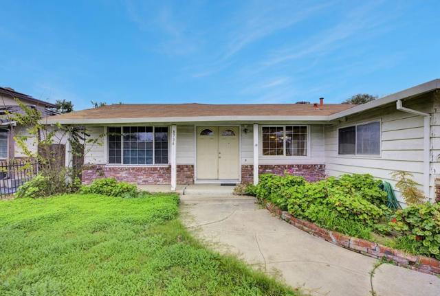 8734 Hermosa Court, Stockton CA: https://media.crmls.org/mediaz/c3011b4f-add7-4650-a3fc-30be63ec13bd.jpg