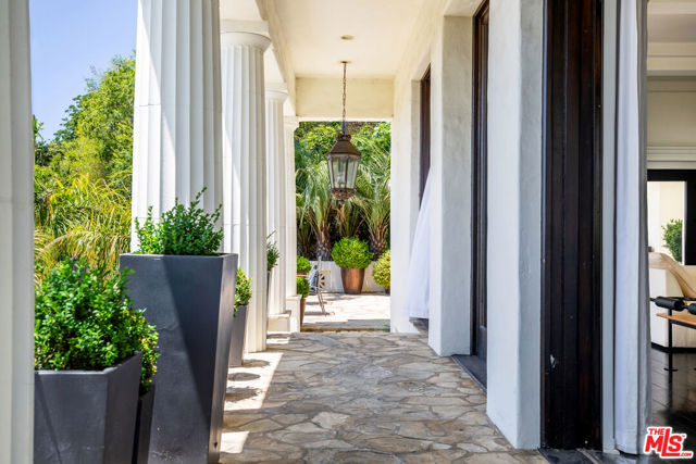 2249 Mountain Oak Drive, Los Angeles CA: https://media.crmls.org/mediaz/c30125d1-600a-4780-a48d-d30b1241219e.jpg