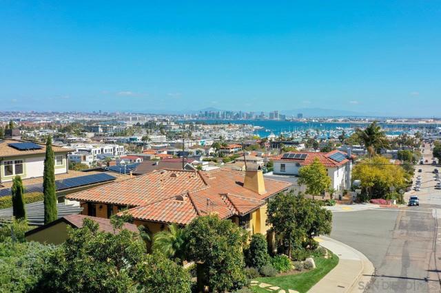 1250 Willow St, San Diego CA: https://media.crmls.org/mediaz/c301339c-8ba4-4c59-83b3-c98686b7f70c.jpg