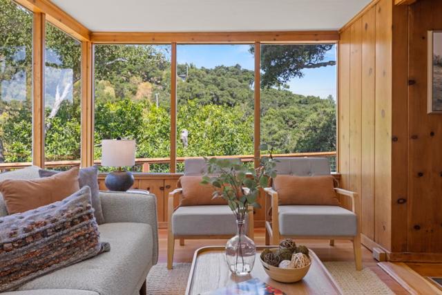 18 Upper Circle, Carmel Valley CA: https://media.crmls.org/mediaz/c3029df0-2bde-40d5-ad10-d60041d9295e.jpg