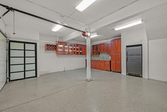 318 Innisfree Drive, Daly City CA: https://media.crmls.org/mediaz/c302a05b-c121-4fb6-9b37-0d881a56bf17.jpg