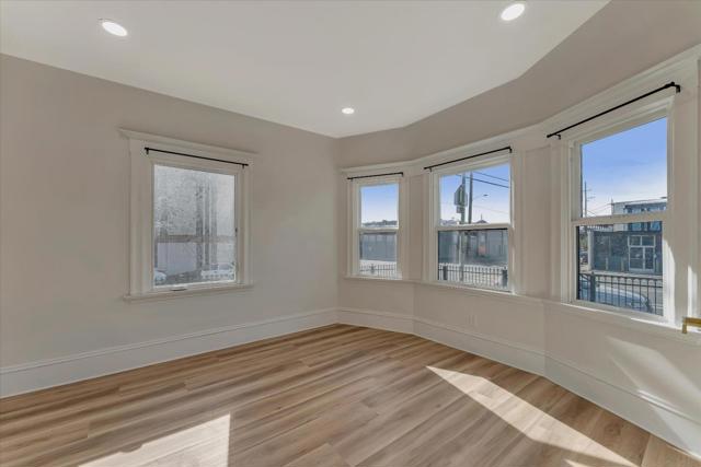 2804 Adeline Street, Emeryville CA: https://media.crmls.org/mediaz/c3033701-3caa-4d6c-ad91-09862d234f49.jpg