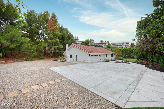 674 Lautrec Court, Thousand Oaks CA: https://media.crmls.org/mediaz/c3036c6b-8a4d-4ee3-bd1d-412afa82cfaf.jpg