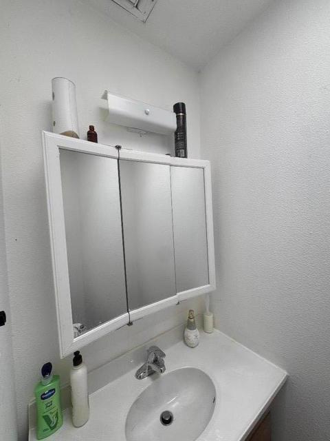 36569 Beutke Drive, Newark CA: https://media.crmls.org/mediaz/c3046230-fdda-495c-b588-38d21649d9be.jpg