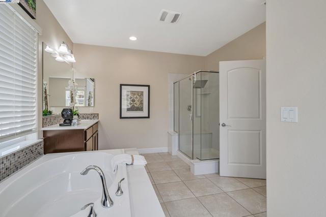 Image 31 of 60 For 6811 Syrah Dr