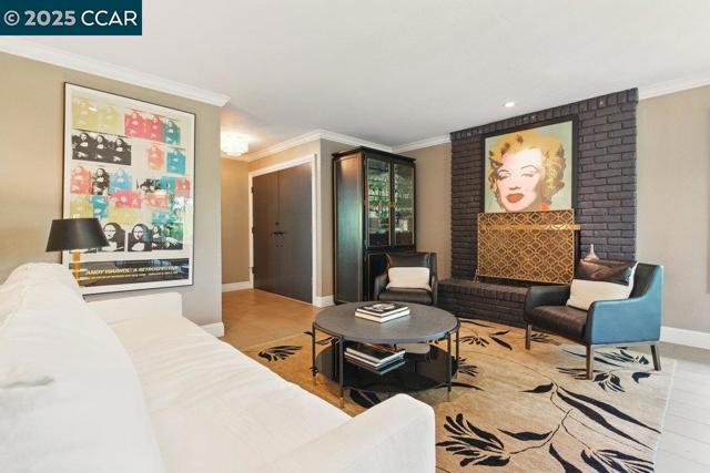 314 Draeger Dr, Moraga CA: https://media.crmls.org/mediaz/c304f9d0-eb24-4add-9acd-23025deb687c.jpg