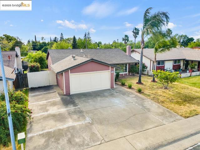 2968 Calle Del Sol Way, Rancho Cordova CA: https://media.crmls.org/mediaz/c3058c1c-1b42-48b6-b16a-035e51ebe11d.jpg