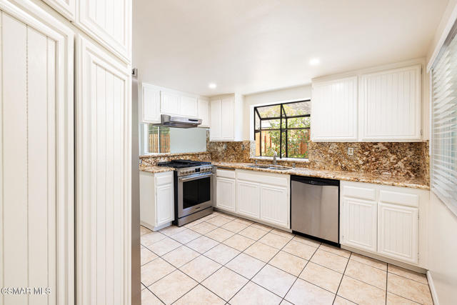 5813 Cochran Street, Simi Valley CA: https://media.crmls.org/mediaz/c305d8ee-507c-488f-89bf-0f65bd18357c.jpg