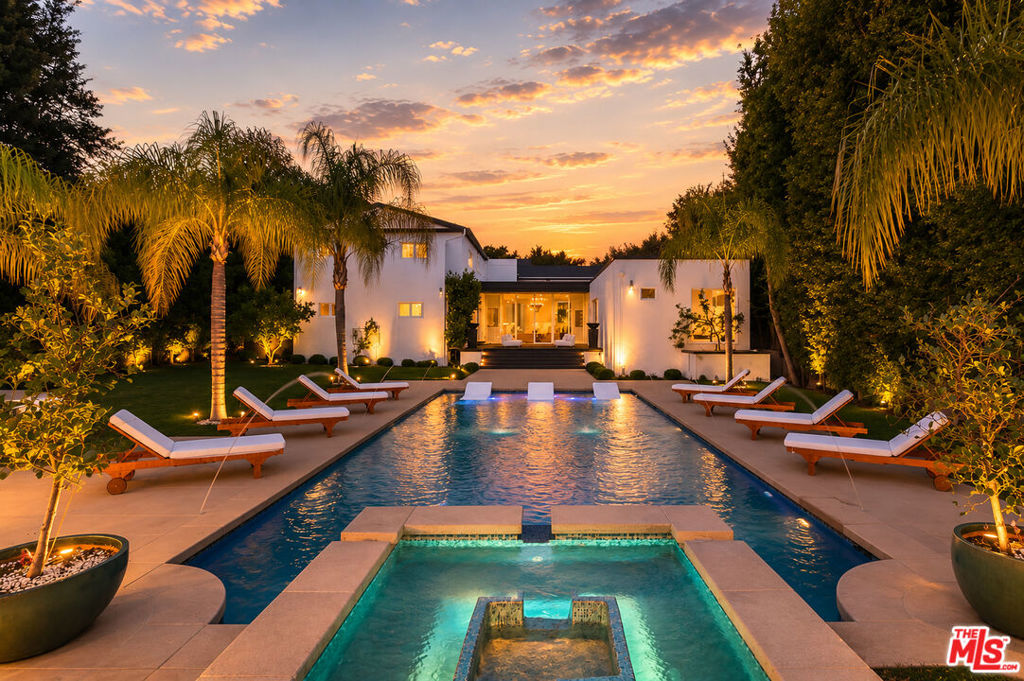 703 N Maple Drive — Modern