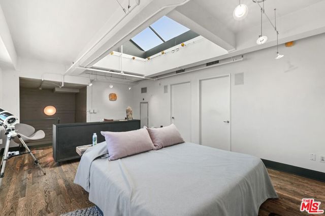849 S Broadway, Los Angeles CA: https://media.crmls.org/mediaz/c3065b75-b12f-468a-874a-c1ea3e12957d.jpg
