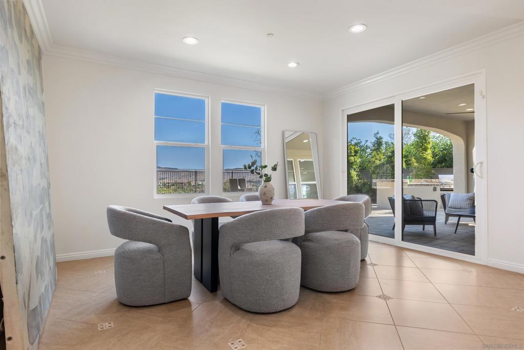 MLS #250033938SD img 16