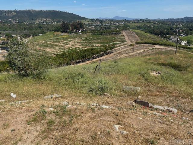 515 Cassou Road, San Marcos CA: https://media.crmls.org/mediaz/c307ca51-bf21-48ae-b360-4d40f4493ec4.jpg