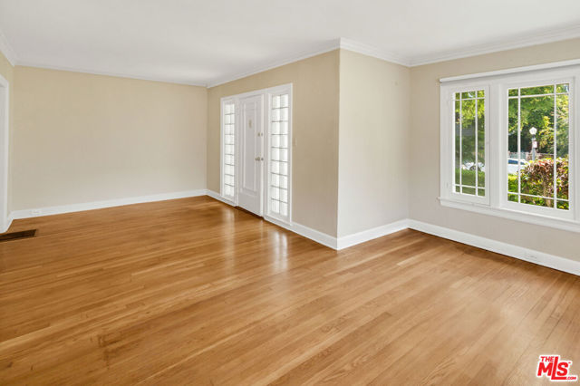 3845 COLLEGE Avenue photo 7