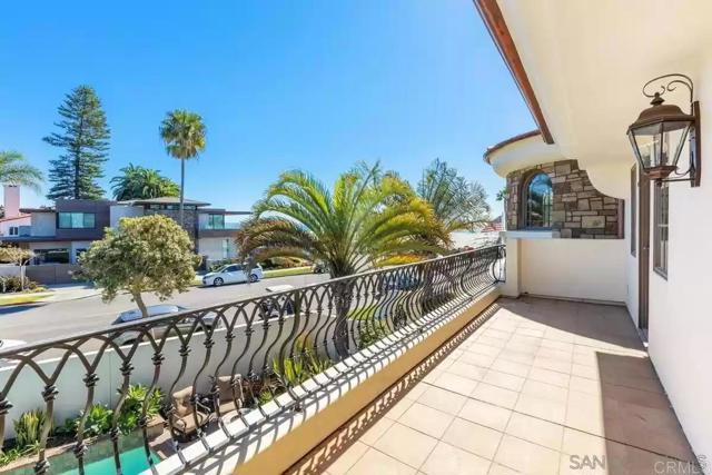 Detail Gallery Image 12 of 32 For 555 Ocean, Coronado,  CA 92118 - 4 Beds | 4/1 Baths