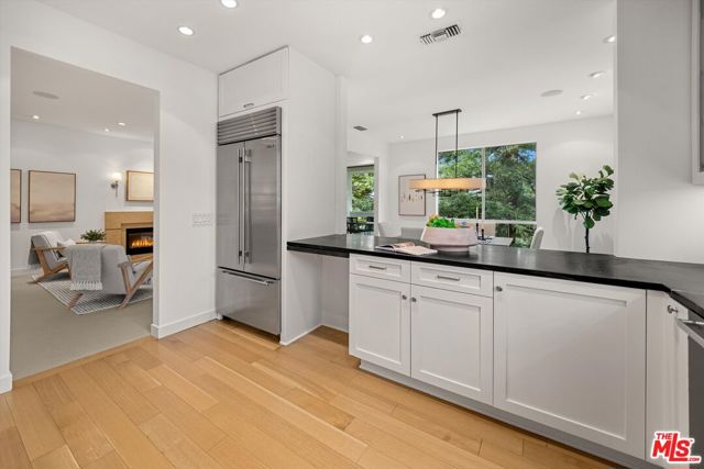 71 Seaview Drive, Santa Barbara CA: https://media.crmls.org/mediaz/c309a5a8-34d1-4c34-9795-72de7fb8d1d6.jpg