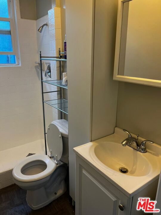 11472 VENTURA, Studio City CA: https://media.crmls.org/mediaz/c309aaf5-5981-4820-9919-c349a44848f8.jpg
