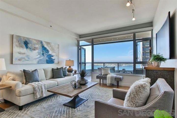 700 W E St #2702