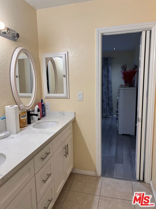 4345 W 154th Street, Lawndale CA: https://media.crmls.org/mediaz/c30a8f21-4210-4e87-b93d-abdc3ab2e300.jpg