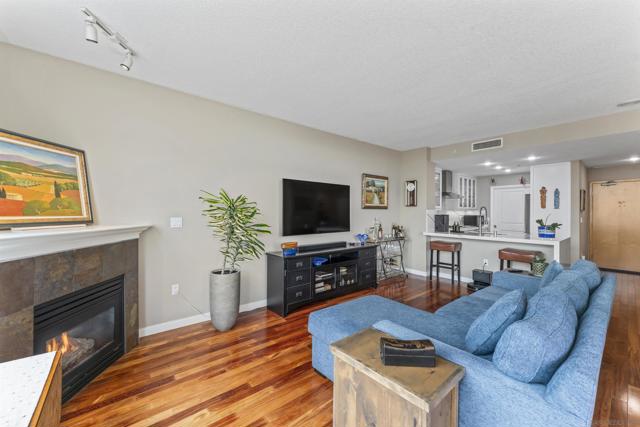 850 Beech Street, San Diego CA: https://media.crmls.org/mediaz/c30ac4de-ec89-44c7-b293-6ef294b117e4.jpg