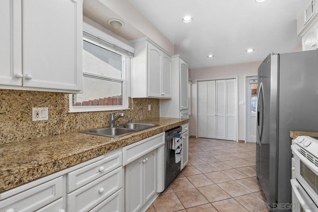 2467 56th Street - photo 9