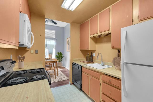 2265 Sun Glory Lane, San Jose CA: https://media.crmls.org/mediaz/c30c4337-6f22-4f9f-ba9c-501e47a01cb0.jpg