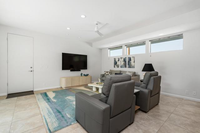 75301 Montecito Drive, Indian Wells CA: https://media.crmls.org/mediaz/c30c5e1d-e152-47fb-b401-1f3d03c118fb.jpg