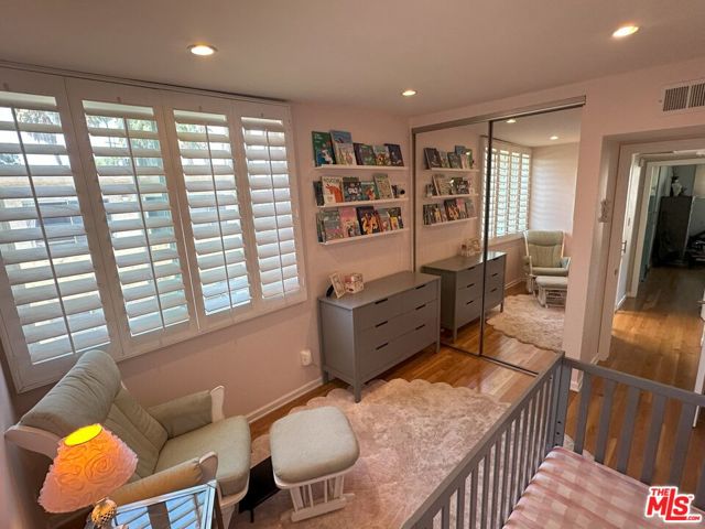 11662 Iowa Avenue, Los Angeles CA: https://media.crmls.org/mediaz/c30c60b7-13da-4551-ac03-3d331dbd3f1d.jpg