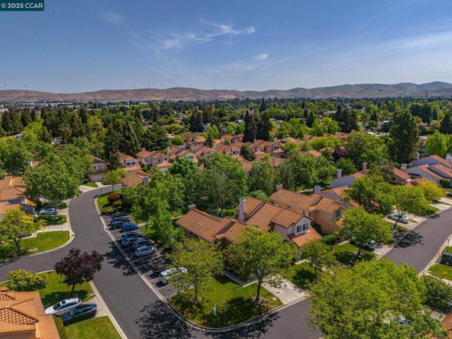 318 Marie Cmn, Livermore CA: https://media.crmls.org/mediaz/c30ce2f1-e624-4160-8e7f-0ff874081088.jpg