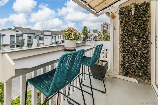 4052 Mahaila Ave, San Diego CA: https://media.crmls.org/mediaz/c30d1b7b-ef94-4a6f-b914-38a4a650d207.jpg