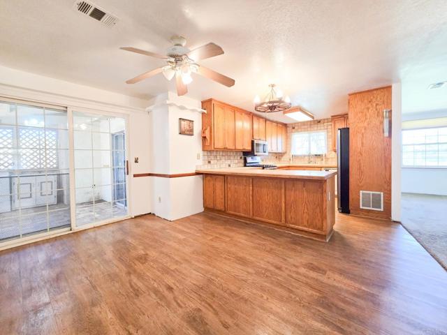 1804 El Cajon Lane, Ramona CA: https://media.crmls.org/mediaz/c30d72d9-c963-4ba3-96d4-01d35647b174.jpg