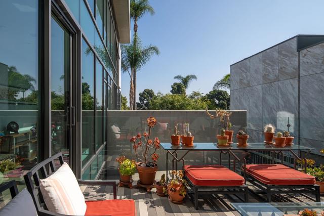 Detail Gallery Image 15 of 37 For 589 Palm St, San Diego,  CA 92103 - 2 Beds | 2/1 Baths