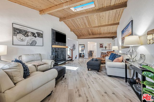 1148 Turquoise Street, San Diego CA: https://media.crmls.org/mediaz/c30d9091-8ee7-4312-86a9-e8ebb39b5dd6.jpg