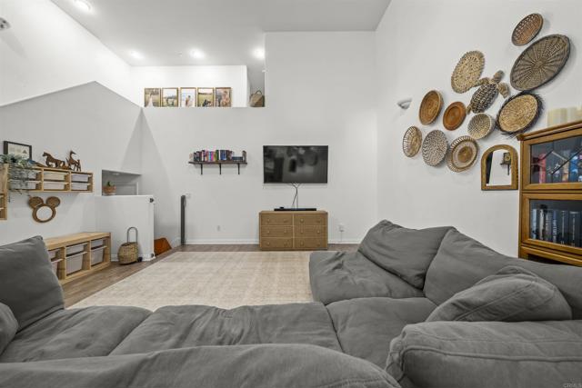 Detail Gallery Image 24 of 32 For 231 Vermont Ct, El Cajon,  CA 92020 - 3 Beds | 2 Baths