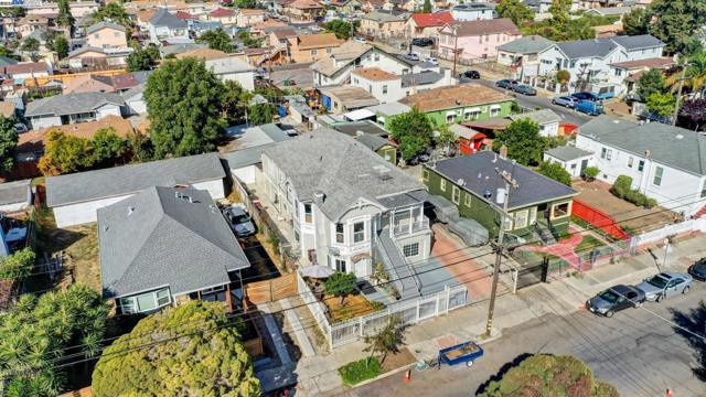 1725 96Th Ave, Oakland CA: https://media.crmls.org/mediaz/c30dbecf-c7f9-47e0-8f9c-489bd7839a92.jpg