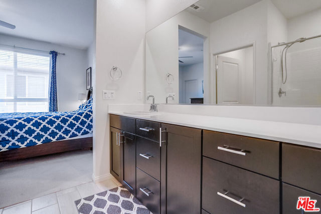 20619 Oakglen Lane, Winnetka CA: https://media.crmls.org/mediaz/c30dc2fe-aadc-4633-aff1-6c0d1146653d.jpg