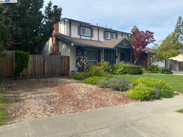 5186 Greenmeadow Dr, Concord CA: https://media.crmls.org/mediaz/c30e5d69-a987-4334-bf42-0391e79a0ab3.jpg